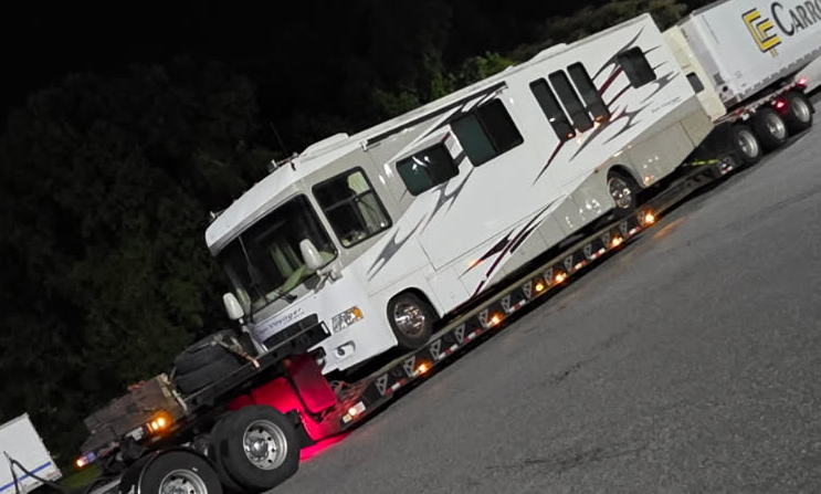 Transporting a 2005 Gulfstream Voyager Class C RV.