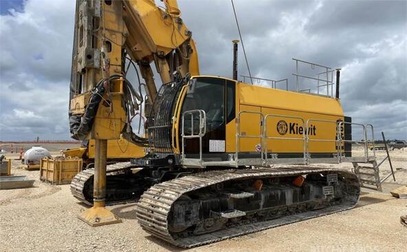 Heavy Equipment Transport from Nevada to Kansas