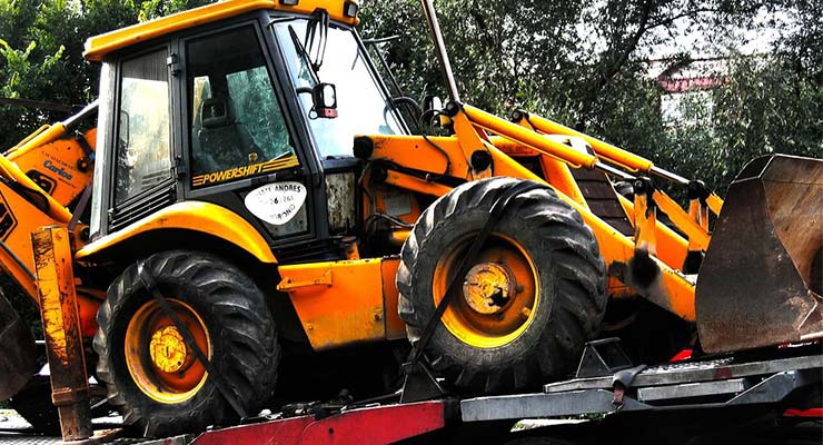 Backhoe-Shipping-from-State-to-State-Get-Cheap-Quotes Heavy Equipment Transport from North Carolina to Kansas