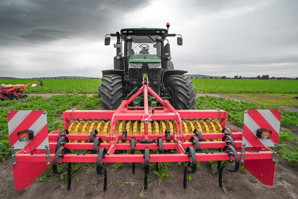 Farm Equipment and a large tract Heavy Equipment Transport from Washington to Texas