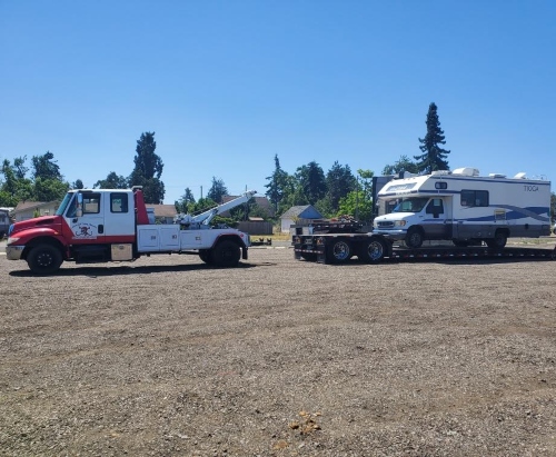 Transporting a Fleetwood Tioga class C motorhome.