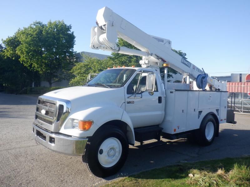 Ford F750 Bucket Truck Heavy Equipment Transport