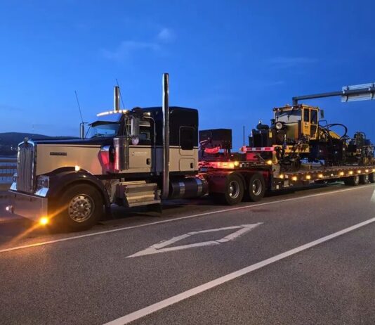 Heavy Equipment Transport from Wyoming to Missouri Heavy Equipment Transport