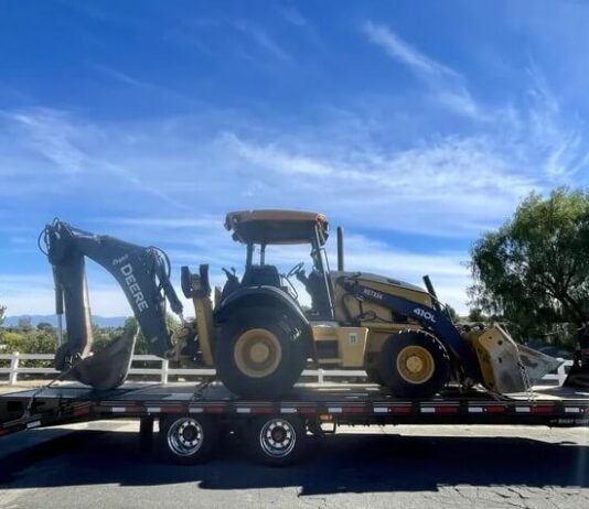 Heavy Equipment Transport from Rhode Island to Wisconsin Heavy Equipment Transport