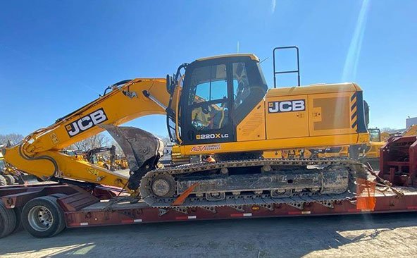 JCB-heavy-equipment-transport Equipment transport from California to Ohio