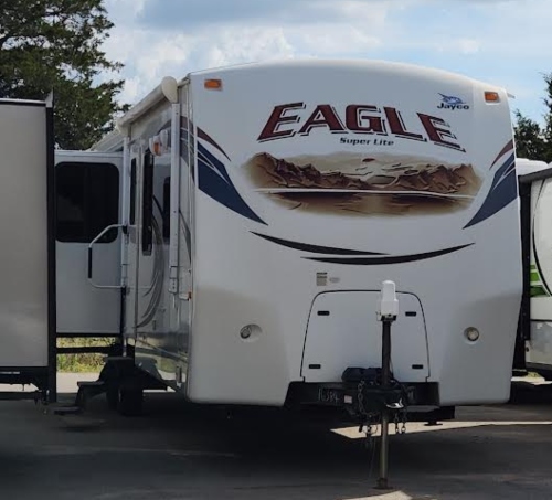 Hauling a Jayco Eagle Super Lite RV.