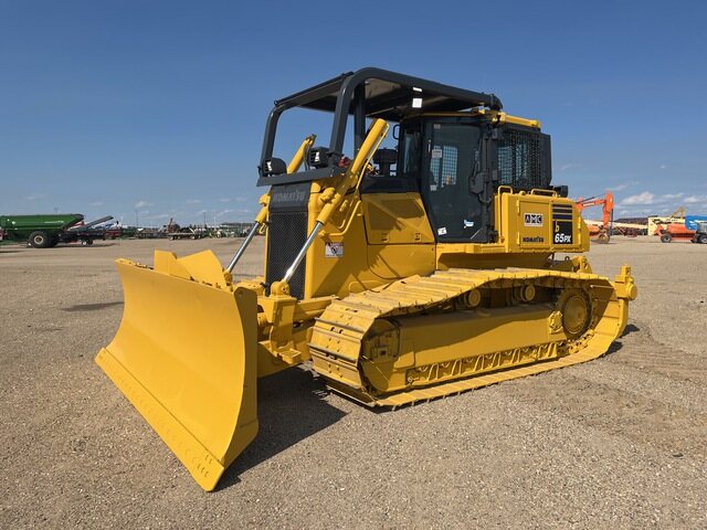 John Deere Crawler Dozer on an R Heavy Equipment Transport from Tennessee to Virginia