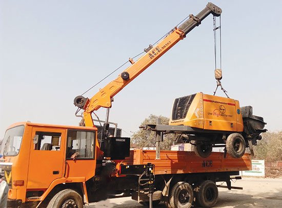 Loader Crane Transport and Hauling