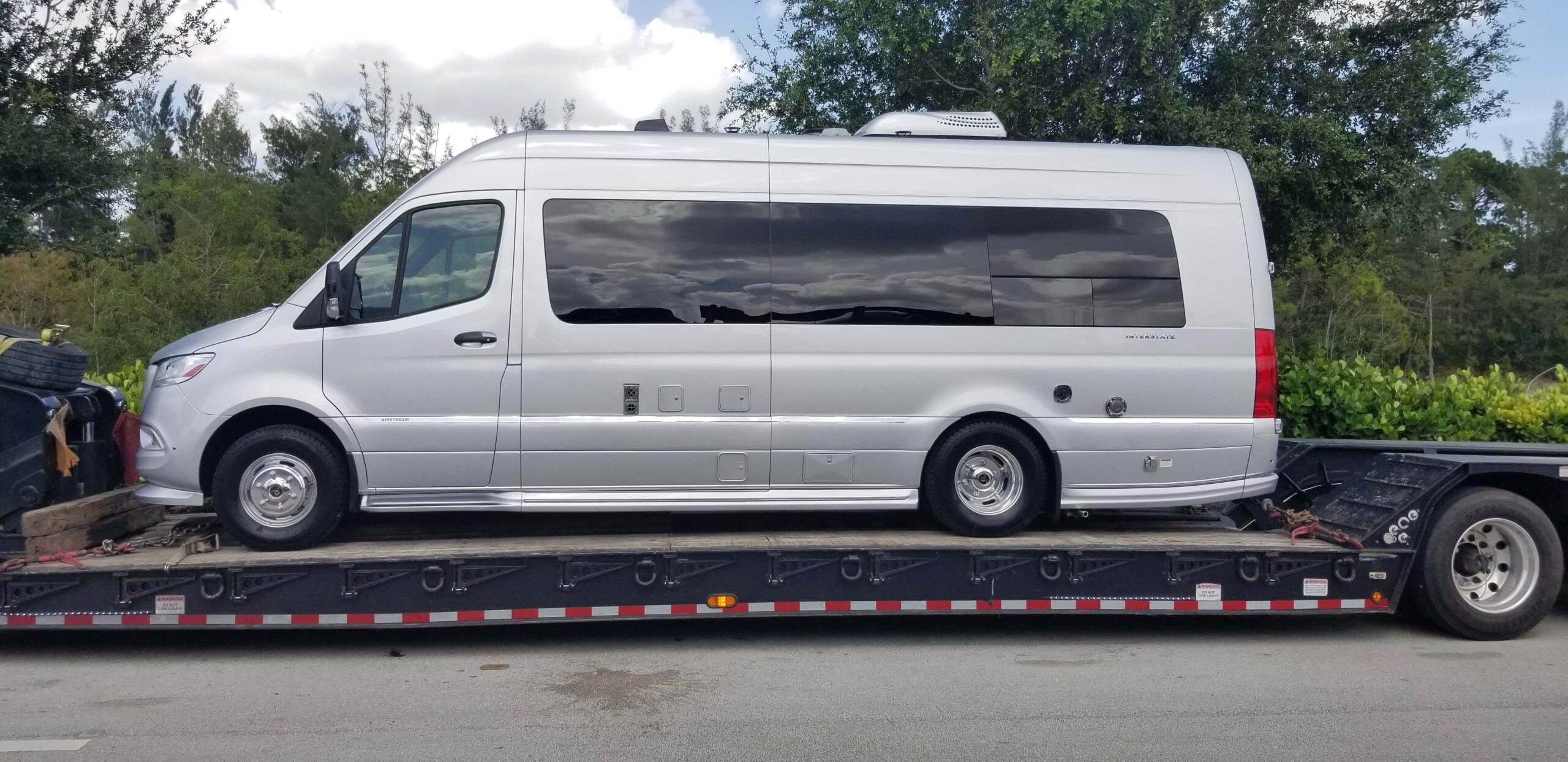 Minibus Shipping