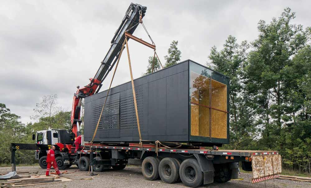Shipping container move in Michigan, Michigan Shipping container movers, Michigan Shipping storage container